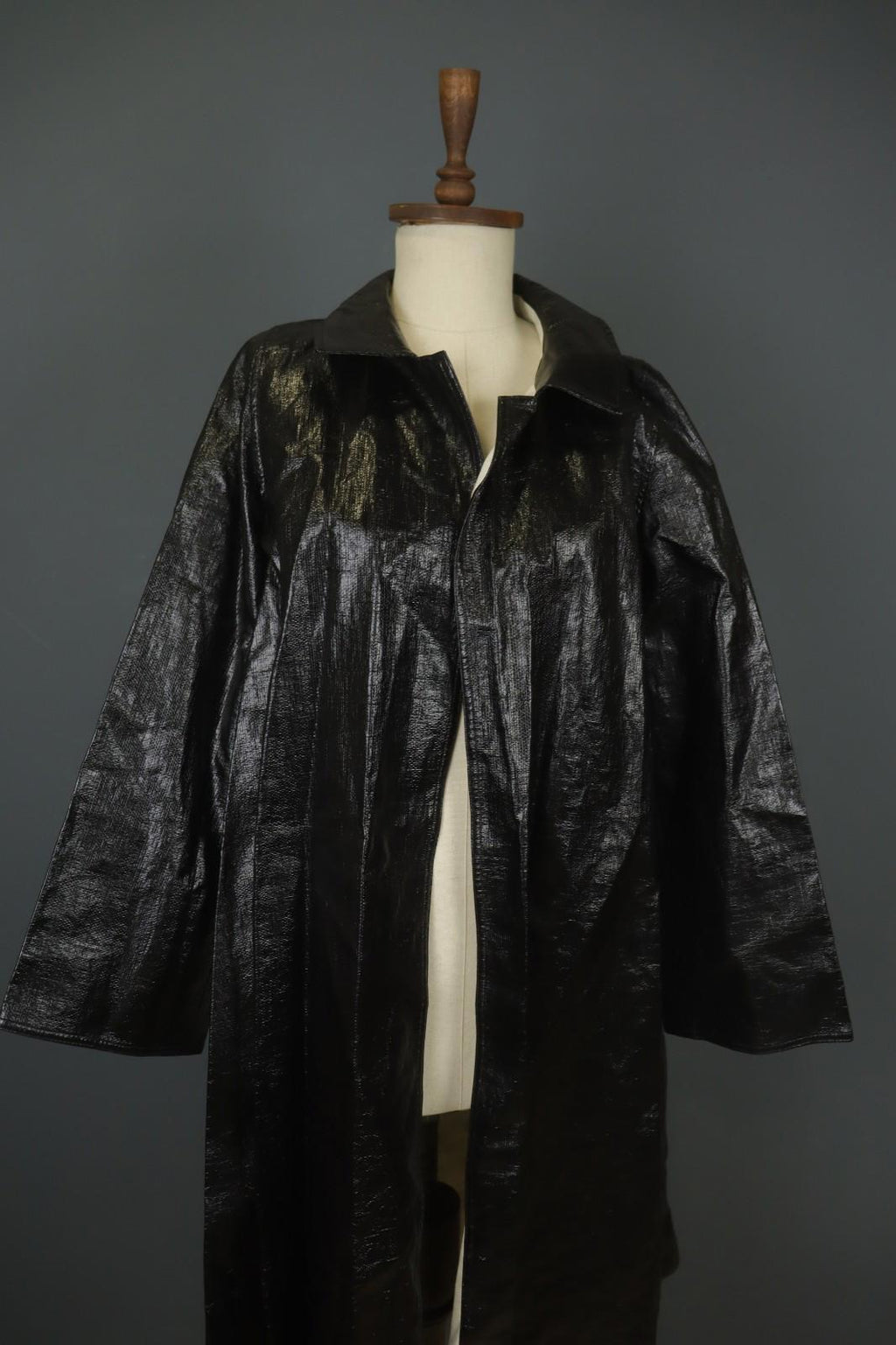 Carolina Herrera Black Regular Fit Long Sleeve Open Front Trench Coat – Size XS – Used