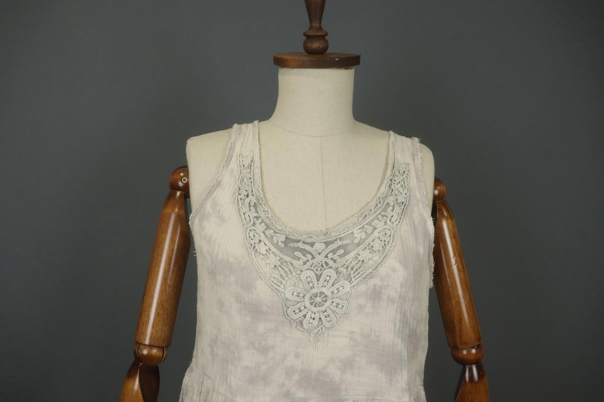 EWA I WALLA White 100% Cotton Lace Front Sleeveless Round Neck Tank Top – Size M