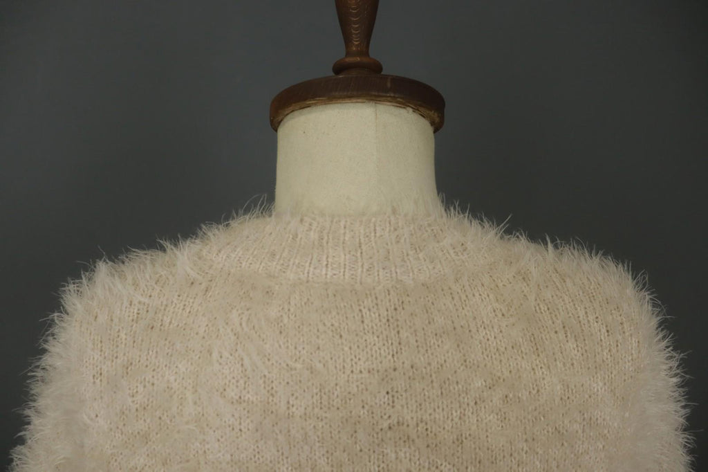 SAVE THE QUEEN White Teddy V-Neck Long Sleeve Regular Fit Pullover Sweater Se L – Used