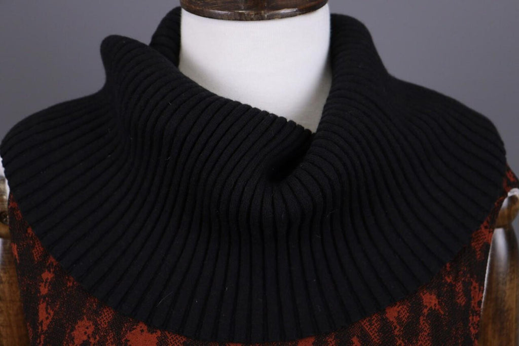 WOLFORD Red Snake Print Merino Wool Turtleneck Sleeveless Top Shirt – Size L