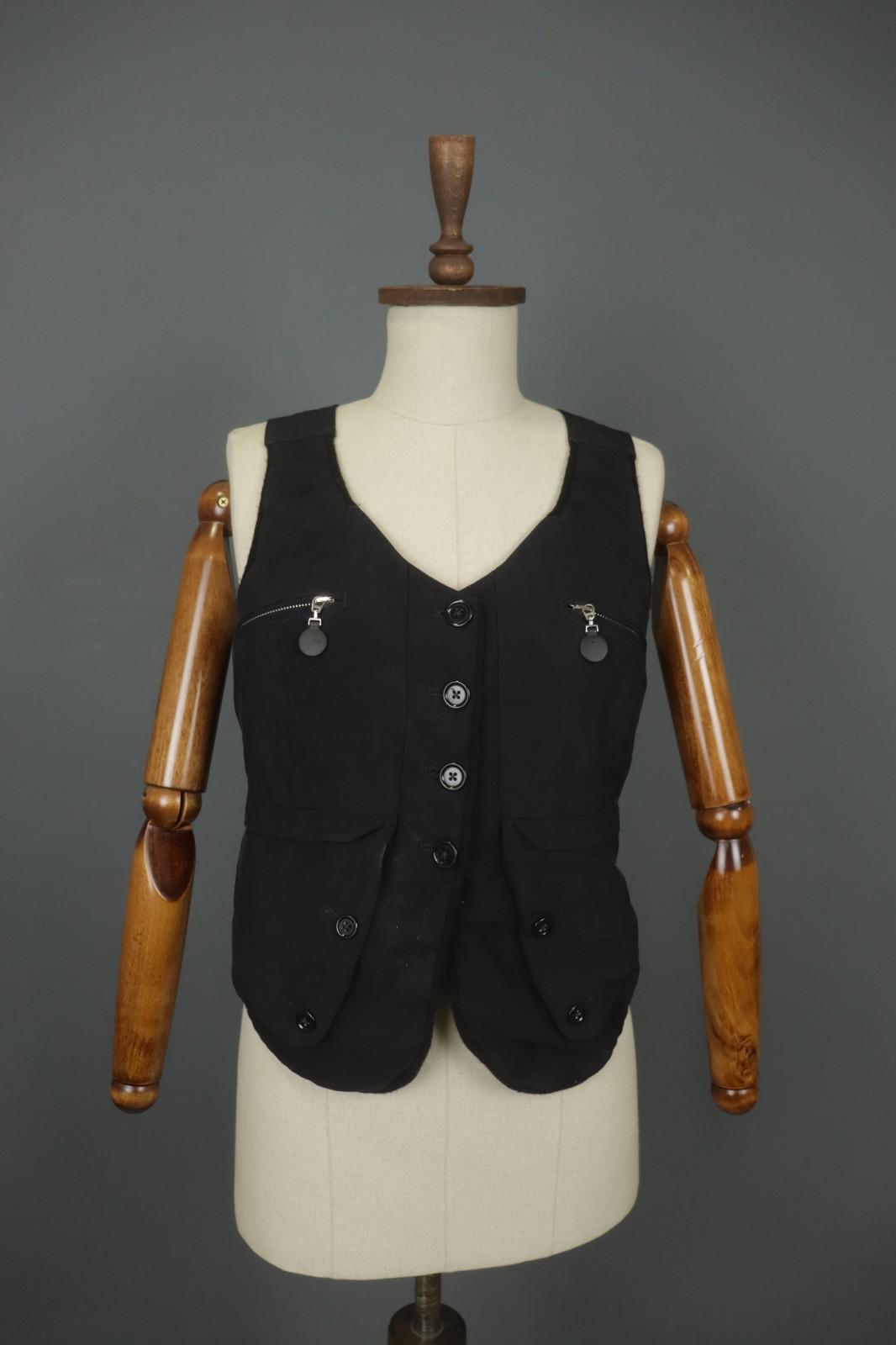 HIGH USE Black Cotton Sleeveless V-Neck Zipper Pockets Button Front Vest – Size 44