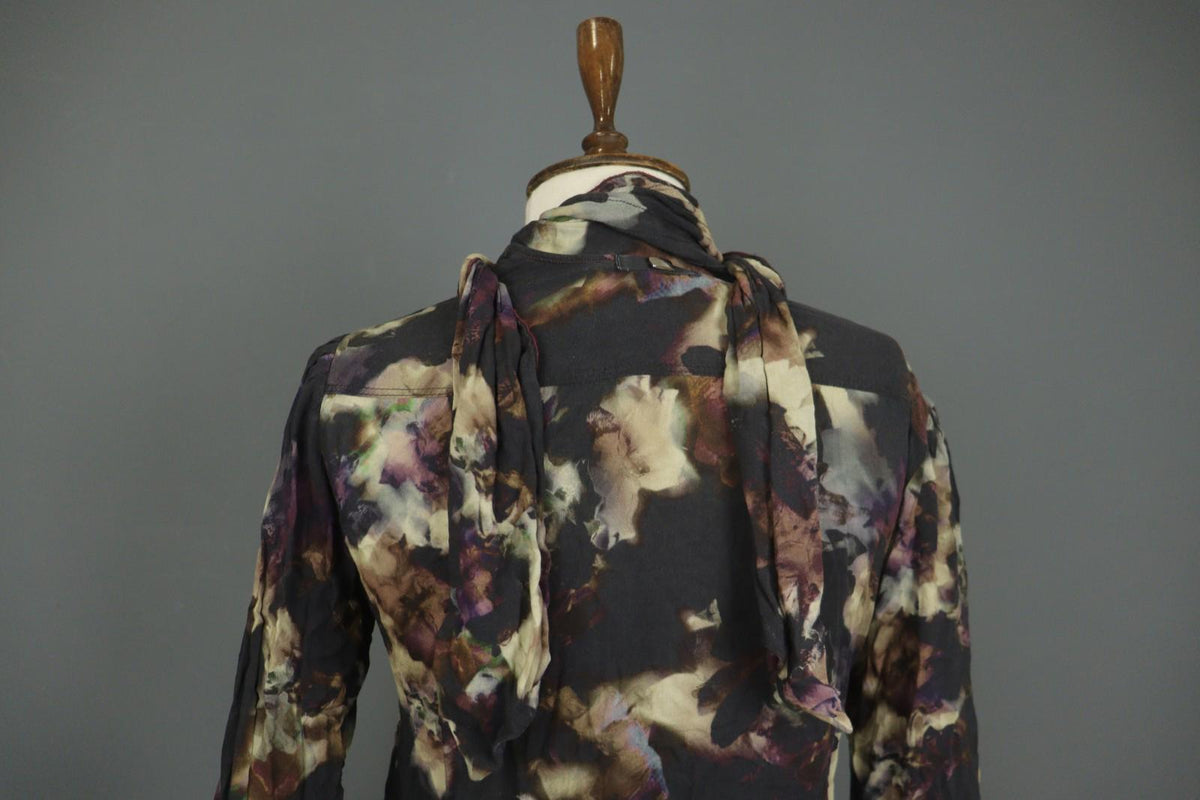 HIGH USE Multicolor Geo Print 100%Viscose Keyhole Button Front Blouse Top Sz 38