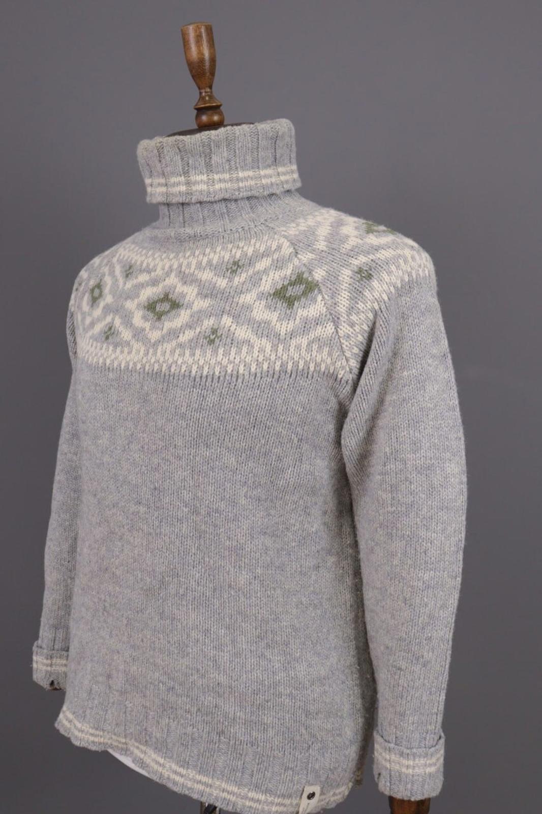 DEVOLD Gray Vintage Fair Isle Turtle Neck Wool Knit Ski Sweater – Size M