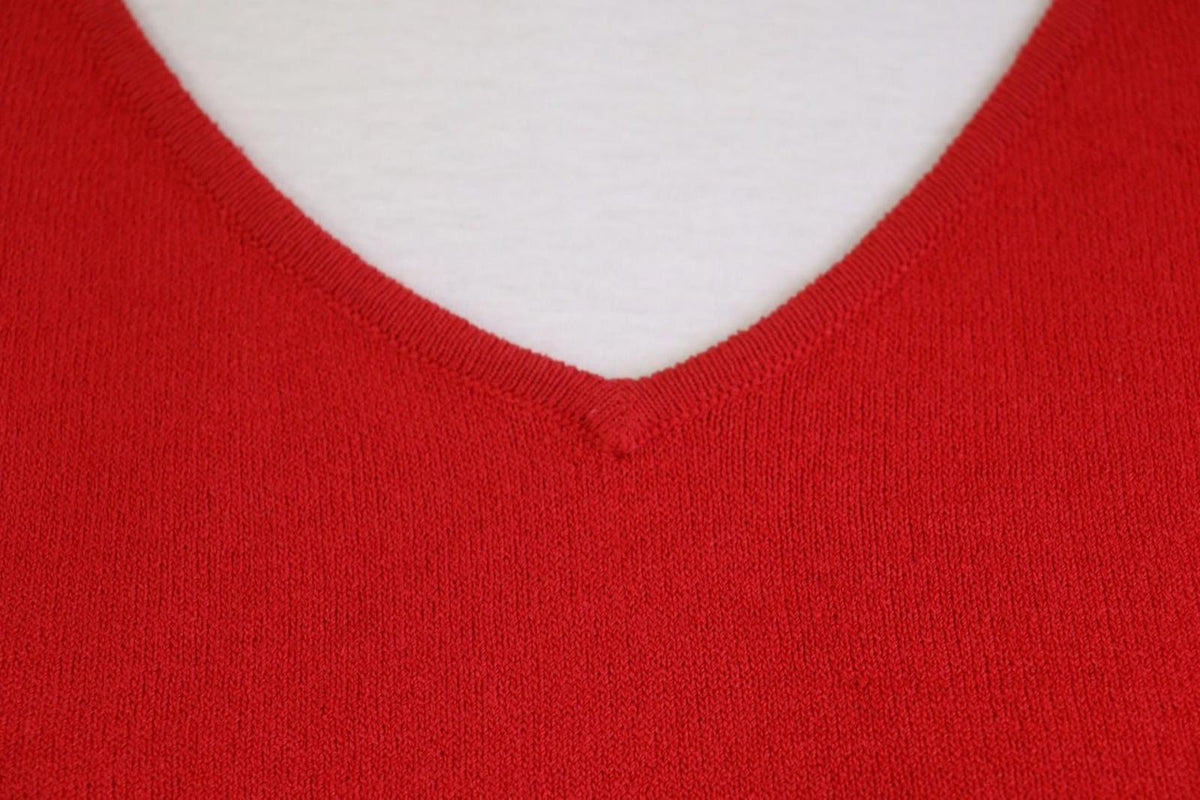 BURBERRY Red Viscose Knitted V-Neck Raglan Sleeve Pullover Sweater – Size 46