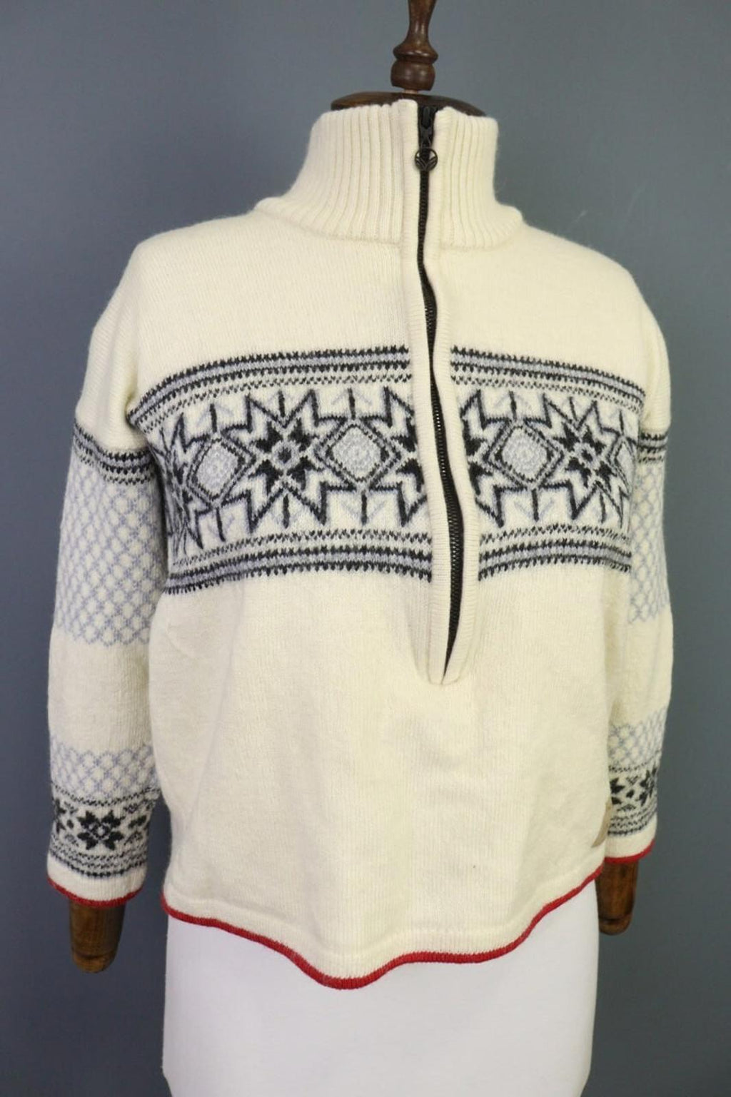 DALE OF NORWAY Beige Snowflakes 1/4 Zip Knit Ski Sweater – Size M