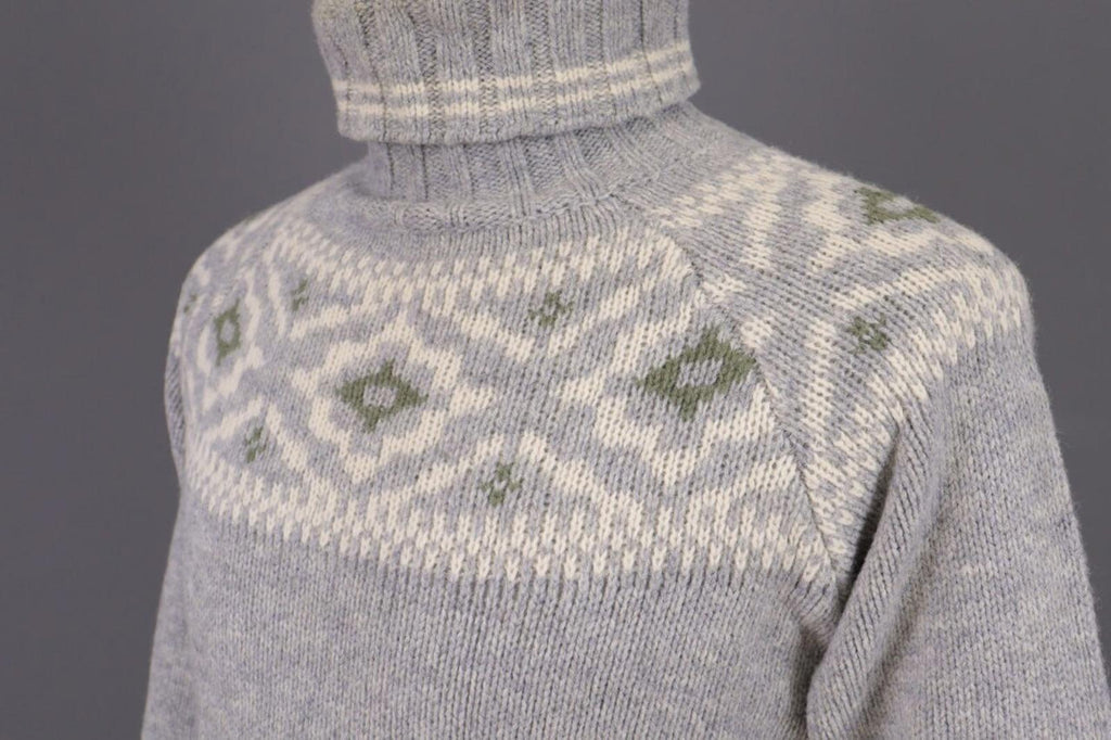 DEVOLD Gray Vintage Fair Isle Turtle Neck Wool Knit Ski Sweater – Size M