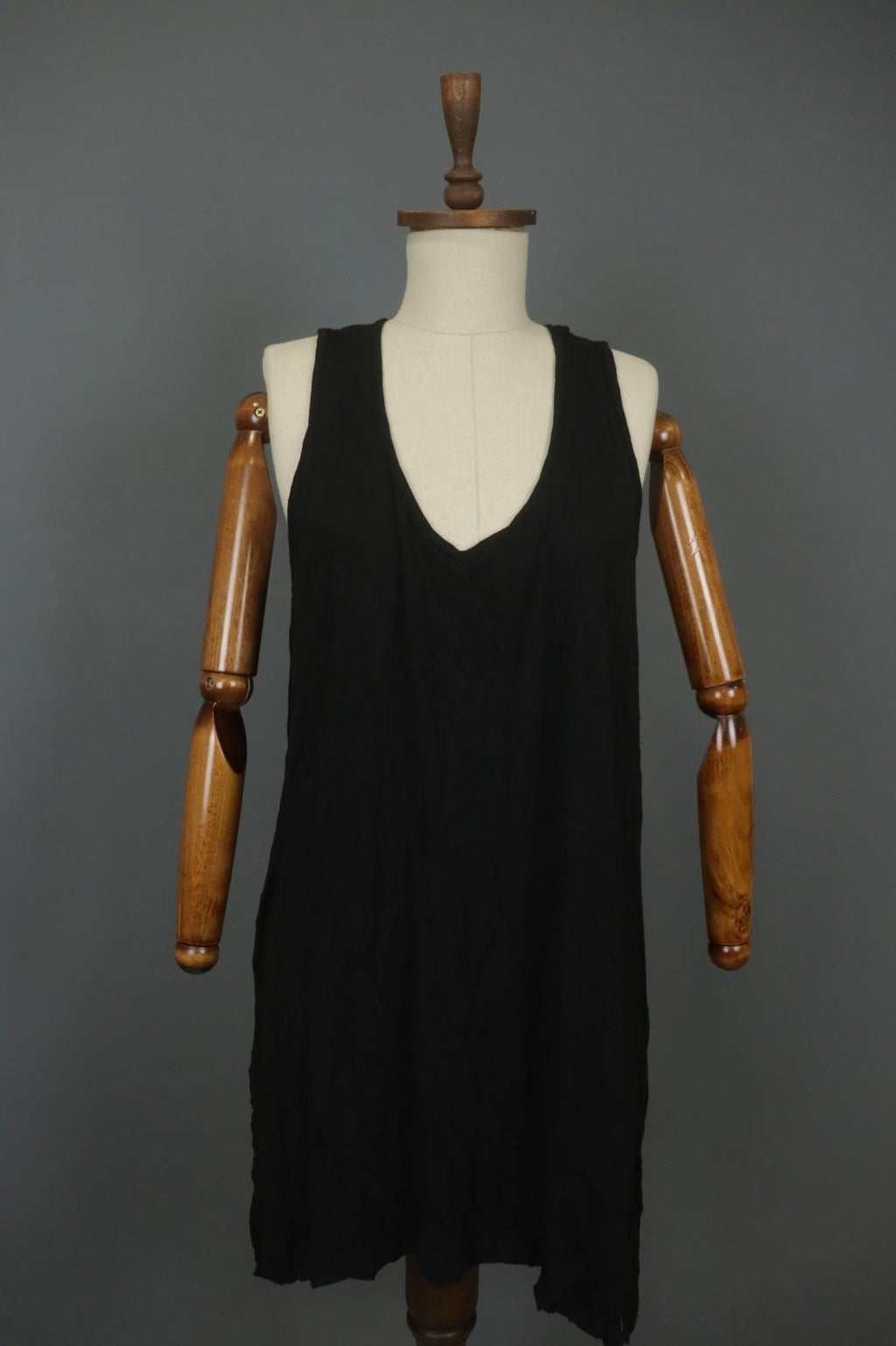 Barbara Speer Black 100% Viscose Sleeveless V-Neck Pullover Tank Dress – Size 2