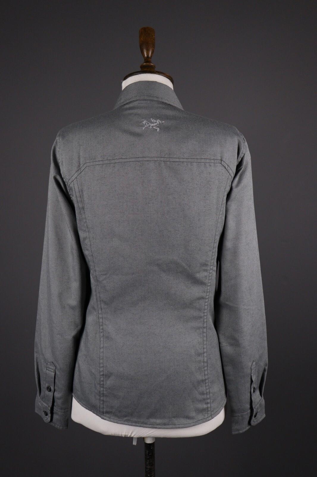 ARCTERYX Relaxed Fit Gray Long Sleeve Button Hiking Shirt – Size M