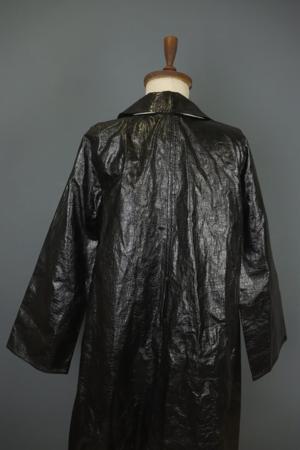 Carolina Herrera Black Regular Fit Long Sleeve Open Front Trench Coat – Size XS – Used