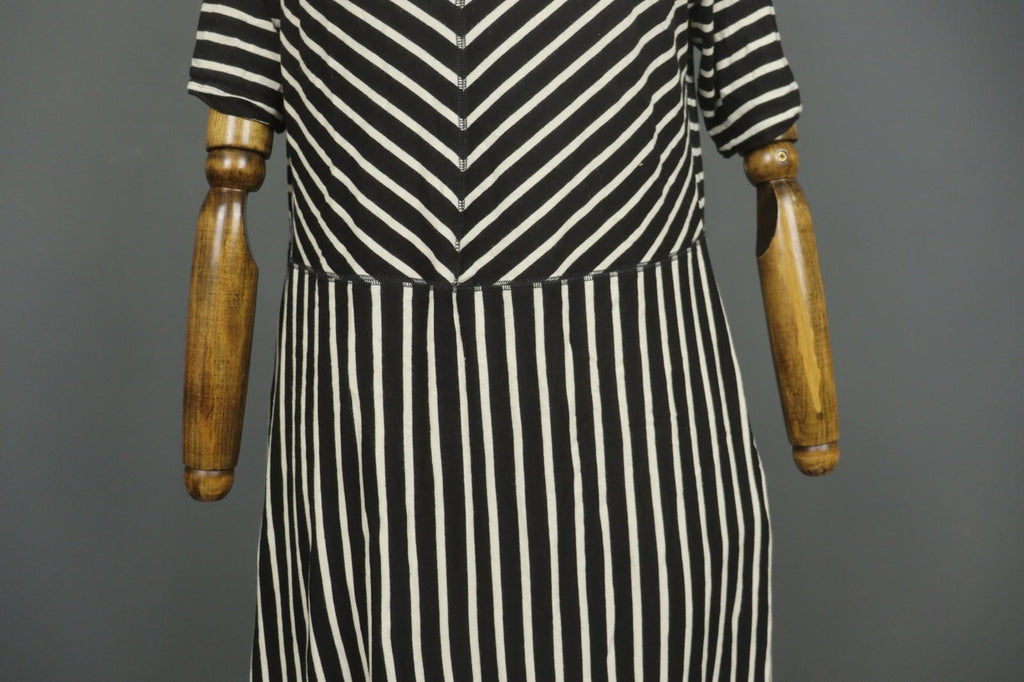 GUDRUN SJODEN Black White Striped Casual V-Neck Short Sleeve A-Line Dress – Size L