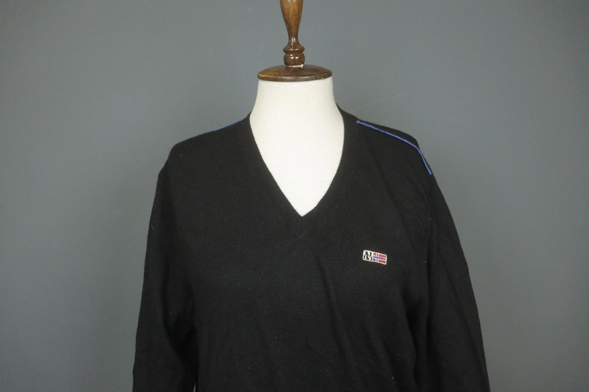 NAPAPIJRI Black 100% Merino Wool Raglan Sleeve V-Neck Pullover Sweater – Size L