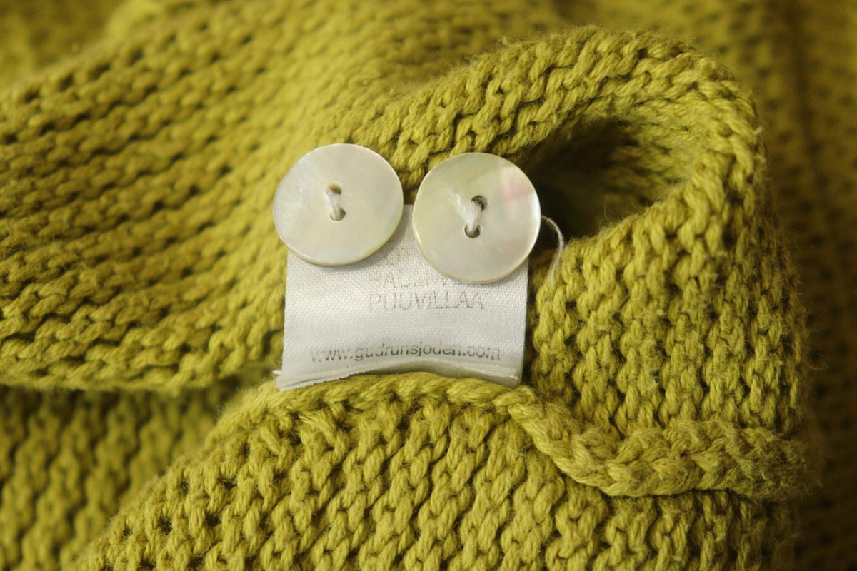 GUDRUN SJODEN Green Knitted Long Sleeve Round Neck Button Front Sweater – Size L