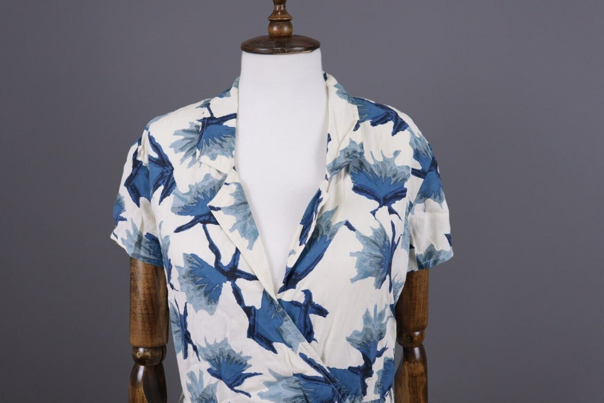 Ganni White Floral Short Sleeve V-Neck Peged Dress – Size S