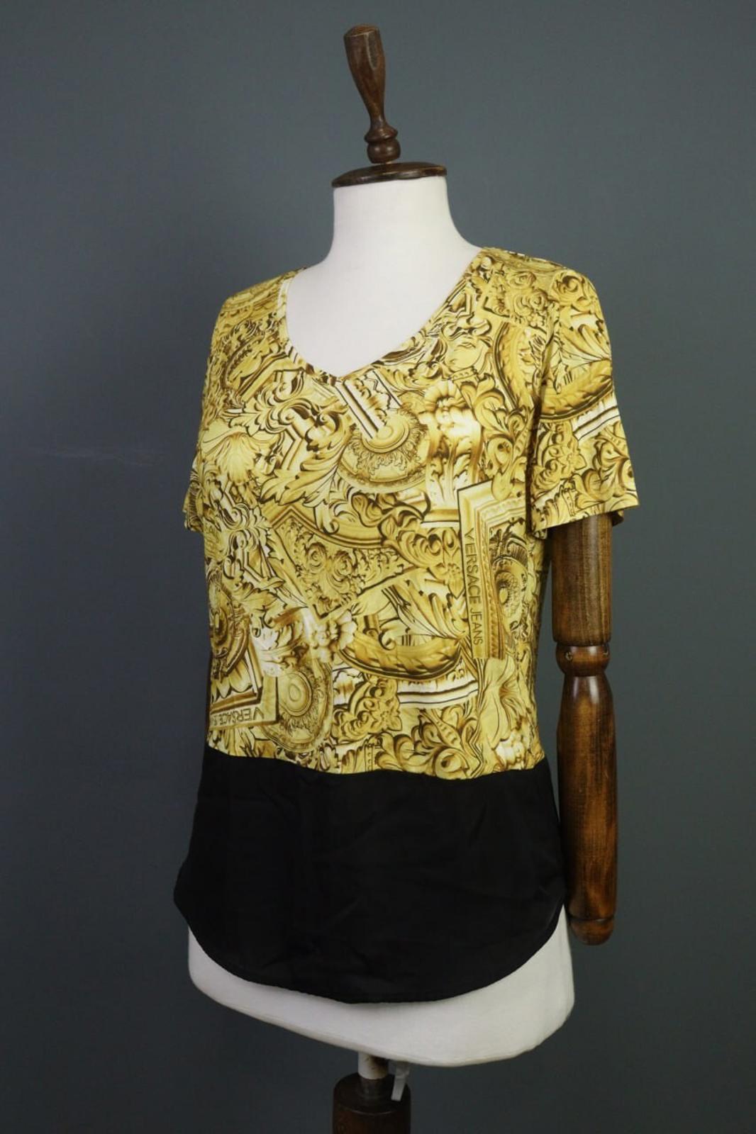 BNWT VERSACE JEANS Multicolor Gold Printed Short Sleeve Blouse Top – Size USA 4