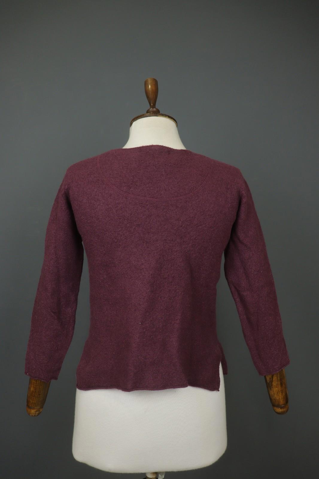 GUDRUN SJODEN Burgundy 100% Wool Side Slit Round Neck Pullover Sweater – Size S