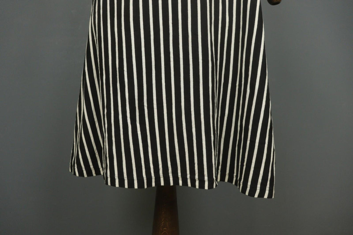 GUDRUN SJODEN Black White Striped Casual V-Neck Short Sleeve A-Line Dress – Size L