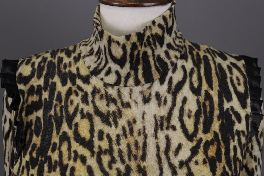 BLUMARINE Multicolor Animals Printed Knit Turtle Neck Sweater – Size I 42 / D 36