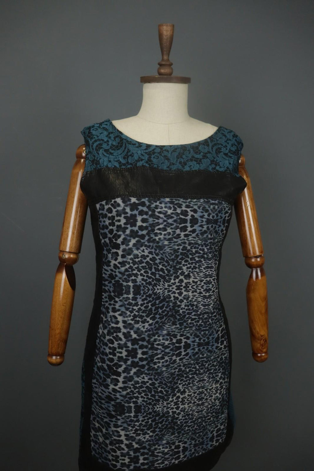 SAVE THE QUEEN Multicolor Sleeveless Round Neck Back Zip Midi Shift Dress Sz XL