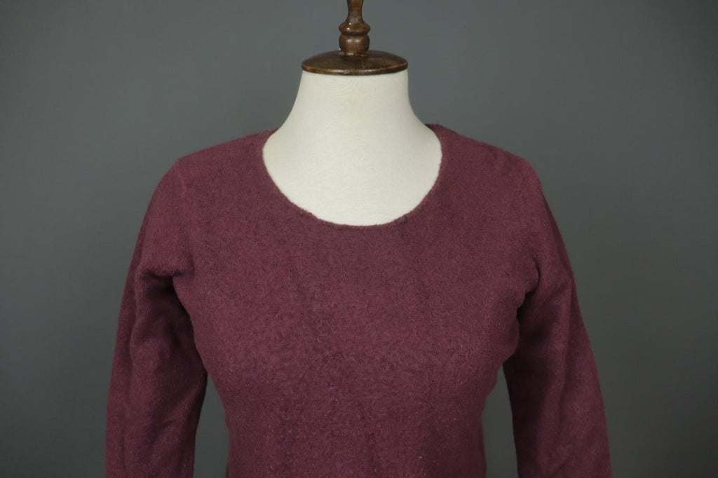 GUDRUN SJODEN Burgundy 100% Wool Side Slit Round Neck Pullover Sweater – Size S