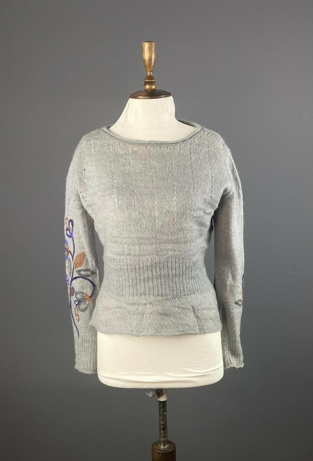 GUDRUN SJODEN Gray Mohair Wool Embroidered Floral Knited Sweater – Size M