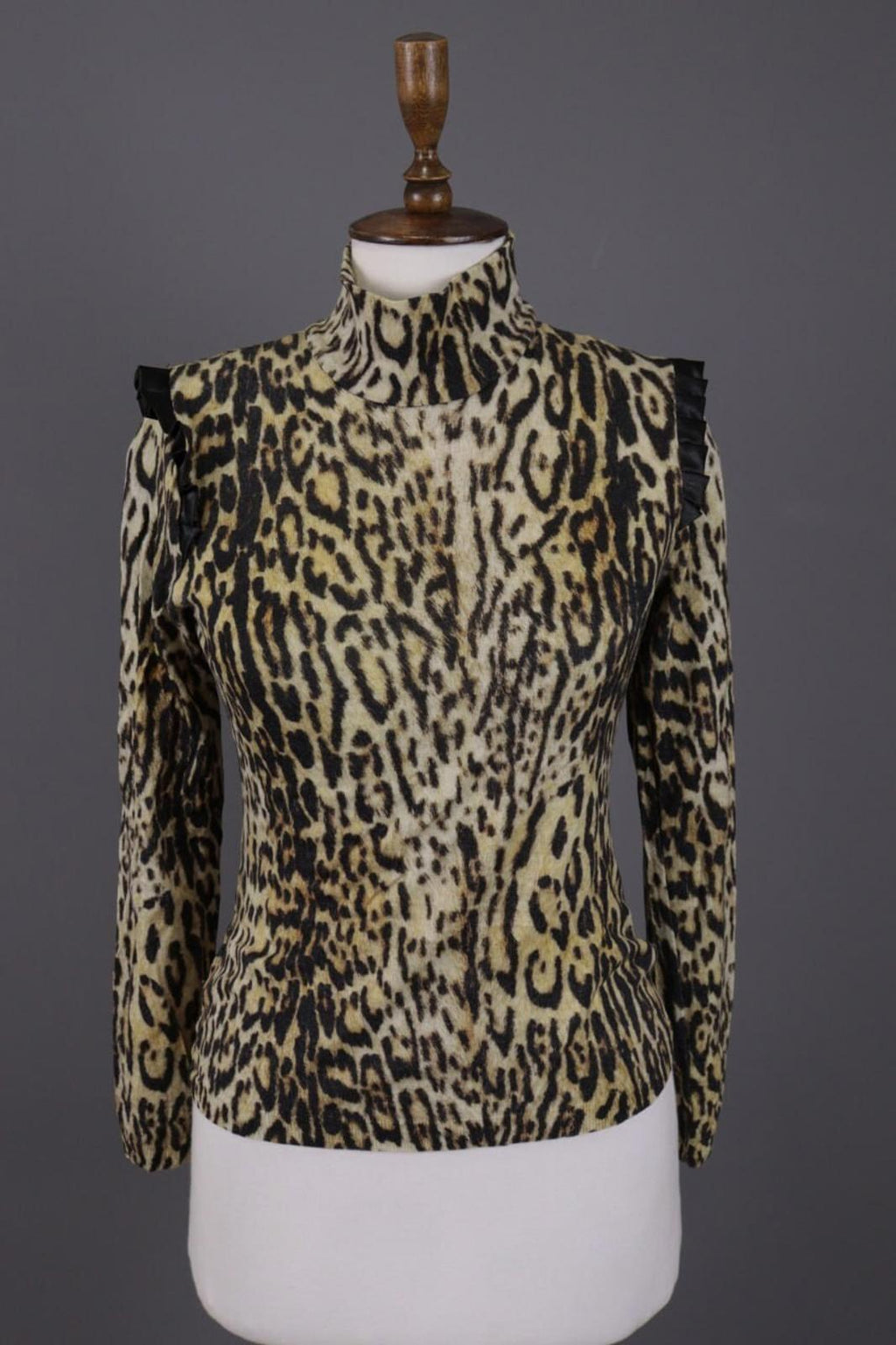 BLUMARINE Multicolor Animals Printed Knit Turtle Neck Sweater – Size I 42 / D 36