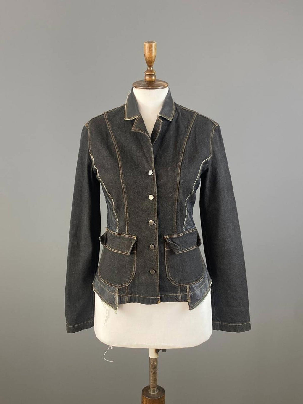 TRANSIT Jeans Black Elbow Patches Hand Print Custom Denim Jacket – Size M 2